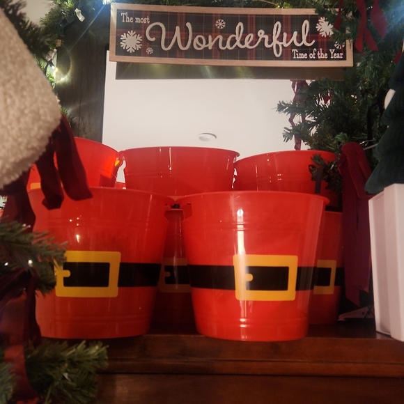 🎅PICK-YOUR-SANTA BUCKET🎅